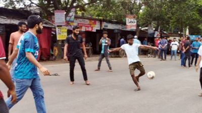 কোটা বাতিলের দাবিতে কুষ্টিয়া-খুলনা মহাসড়ক অবরোধ