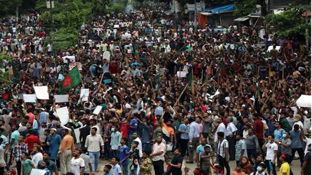 পতনের দ্বারপ্রান্তে হাসিনা সরকার