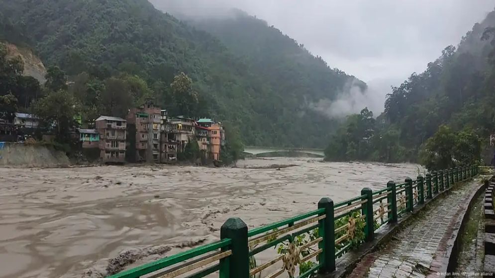 সিকিমে পাহাড়ধসে ভেঙে পড়ল তিস্তা প্রকল্পের একাংশ