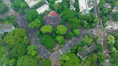 শহীদ মিনার যেন জনসমুদ্র