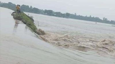 বাঁধ ভেঙে দুই উপজেলায় প্লাবন