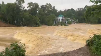 কুমিল্লায় গোমতী প্রতিরক্ষা বাঁধ ভেঙে গেল