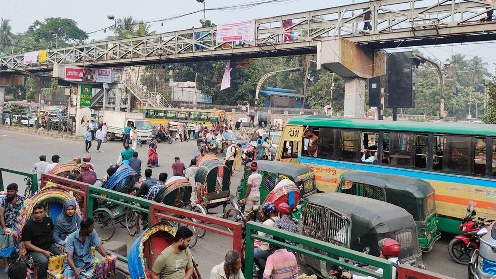 ৭ কলেজের শিক্ষার্থীরা আলটিমেটাম দিয়ে সড়ক ছাড়লেন