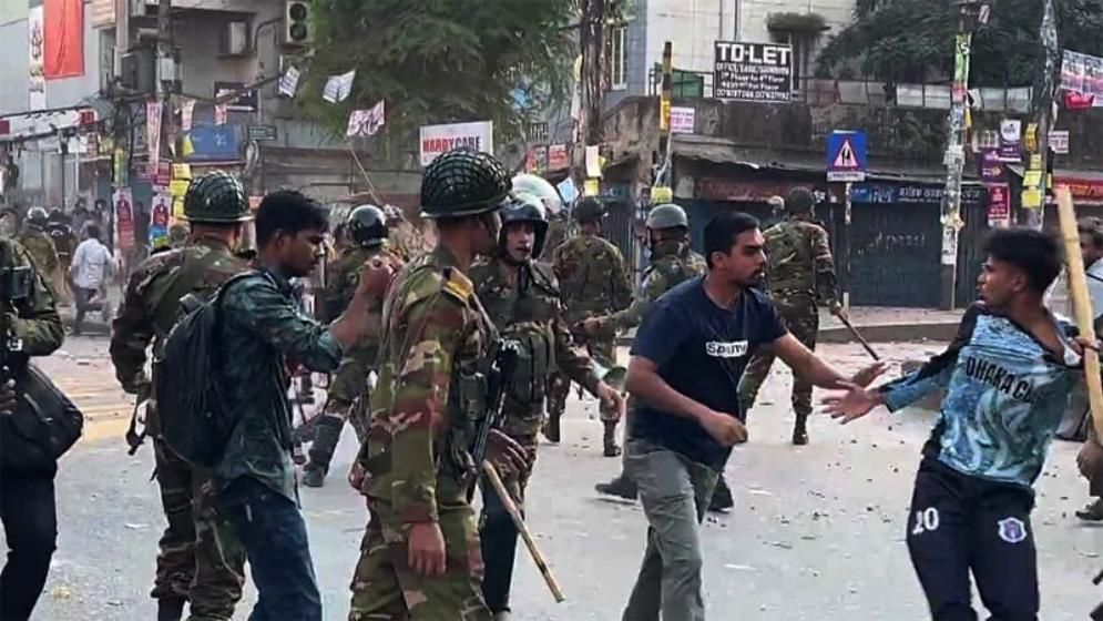 সায়েন্সল্যাবে ঢাকা কলেজ-সিটি কলেজের শিক্ষার্থীদের সংঘর্ষ