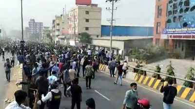 মাহবুবুর রহমান মোল্লা কলেজে হামলা-ভাঙচুর, রাস্তা শিক্ষার্থীদের দখলে