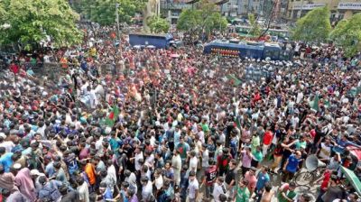 প্রতিবিপ্লবী আর অতিবিপ্লবীদের ঠেকাতে হবে